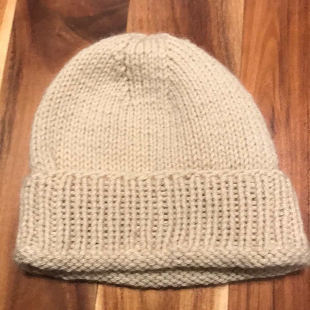 Kids Age 6-8 Handmade Hat - Wool (I believe) - Pale Oatmeal Colour